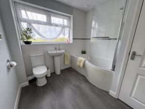 Family Bathroom- click for photo gallery